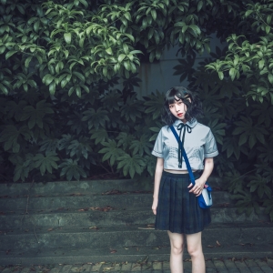 cos：JK不良少女，每时每刻躲藏的少女。