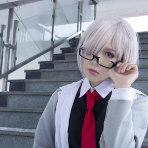 cos：走廊里的学妹玛修。