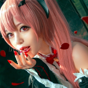 cos：克鲁鲁，最喜欢小宠物了。