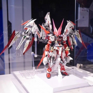 新品：METALBUILD 异端红龙展出实物