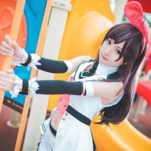 美少女绊爱酱cos，俏皮甜美，活力元气太可爱啦