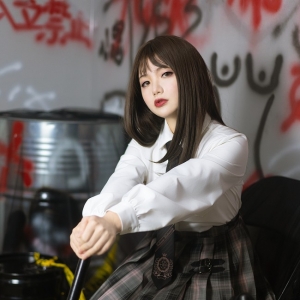 JK制服：个性十足的酷酷女孩