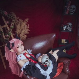 《终结的炽天使》采佩西cos，美丽有范，是克鲁鲁女王本人