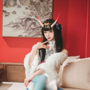 cos：碧蓝航线​能代冬雪沁香cos正片@封疆疆