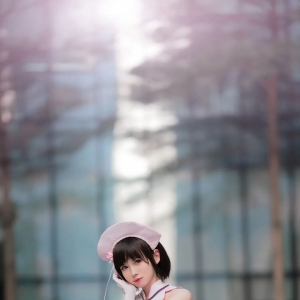 cos：路人女主加藤惠@半瞳酱，来自漫展的粉色甜蜜系列