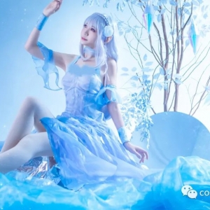 cos：水晶礼服艾米莉亚cos正片@心心心酱