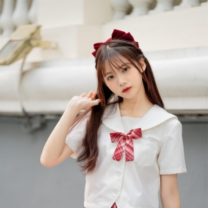 JK：格子裙小姐姐