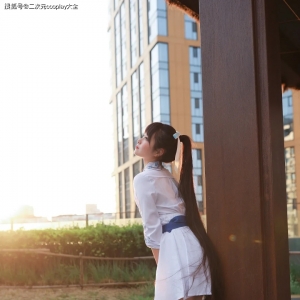 可爱青春的白裙美少女，叶月恋cos，余晖洒落唯美有活力