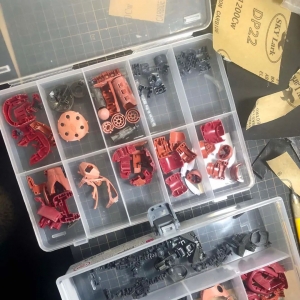 年龄看似不大，手法极其老到