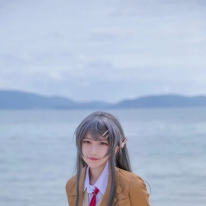 cos：兔女郎樱岛麻衣cos正片@兔x2，踩在柔软的沙滩上