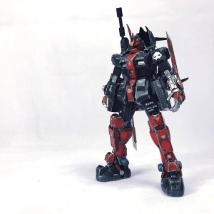 惊异红暴徒，用高达诠释暴力美学