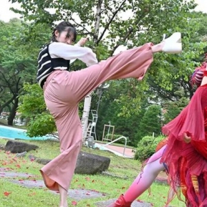 假面骑士Revice：小樱大战女王，动作利落让淳叔惊讶