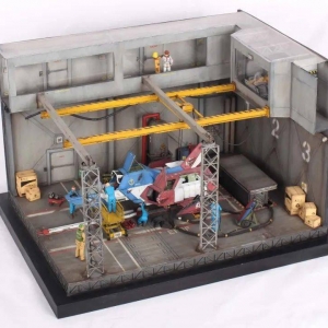 撞坏战机……骡子含泪看战机维修，1/35格纳库场景