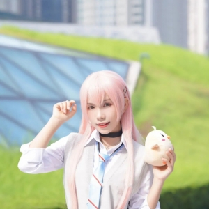 cos：孟菲斯换装课间的微风cos正片@薇薇