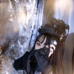 Lolita：带刺的黑玫瑰