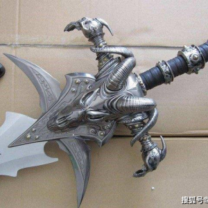 2021年的游戏玩家，已经跟武器谈恋爱了?还能同时约会10多个