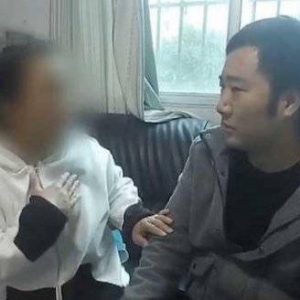 女子被骗子洗脑称自己不会被骗要跟民警打赌 称赚了会请你们吃饭 女子不信遇杀猪盘跟民 ...