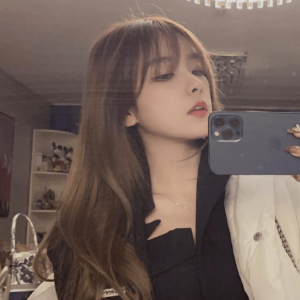 LPL女解说Rita重回颜值巅峰，换了个发型，看起来年轻了10岁