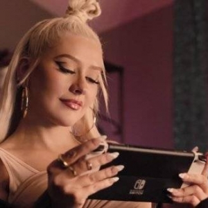 Switch广告女星试玩《宝可梦：阿尔宙斯》：实在太棒了