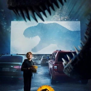 危险正在靠近！《侏罗纪世界3》女主角新剧照公开