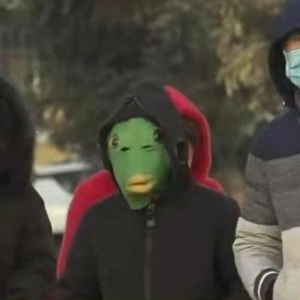 央视&amp;quot;鱼头怪&amp;quot;路人走红,网友回忆称当场破防,饭都给笑喷了? ...