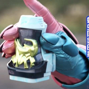 剧场版限定形态登场，蕴含零一的力量，维斯的手臂能够组成面具！ ...