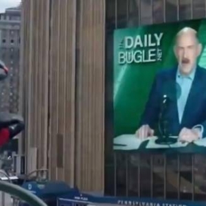 《蜘蛛侠：英雄无归》开场片段首曝 小蜘蛛身份曝光