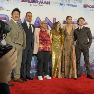 群星云集！《蜘蛛侠3》全球首映式：主演甜蜜互动
