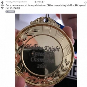酸了！9岁男孩速通《空洞骑士》爸爸制作奖牌鼓励纪念