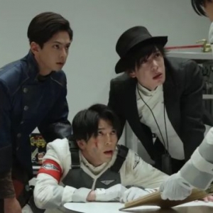 假面骑士冬季剧场版超越时代中的有趣场景，伦太郎被看光，门田被秒杀 ...