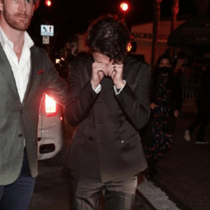 泪洒现场！荷兰弟亮相《蜘蛛侠：英雄无归》首映会