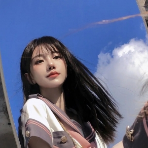 JK少女：第一次穿水手套装