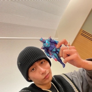 假面骑士Revice：狩崎继续晒胶，认为Deadmans基地是UFO