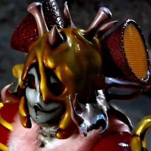 恶魔女王阿基蕾娜变成怪人后，被拉布品尝，有种蜂蜜的味道！ ...