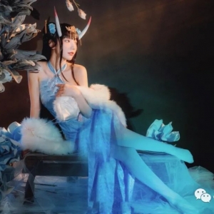 cos：碧蓝航线能代冬雪沁香@尹含白