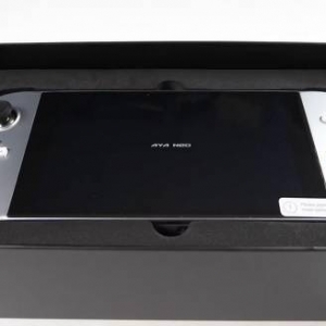 7199元！AYANEO掌机演示：《大镖客2》运行流畅