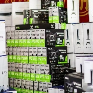 某游戏公司因年终福利登热搜：支持男性颜值内卷