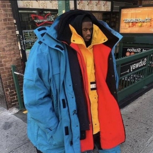 天气太冷了！投票国外流行超大型外套：战力拉满？