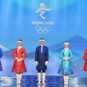 北京冬奥礼仪服曝光：采用石墨烯材料不惧场馆寒冷