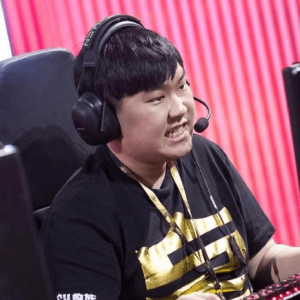 破记录了？玩家掏出黑科技AP盲僧，0.8秒打出2300伤害秒后排