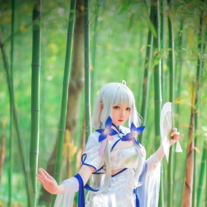 cos：碧蓝航线光辉旗袍钟情春日