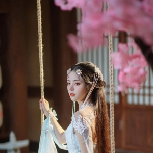 cos：逆水寒灵鹿瑶羽人画之恋cos正片