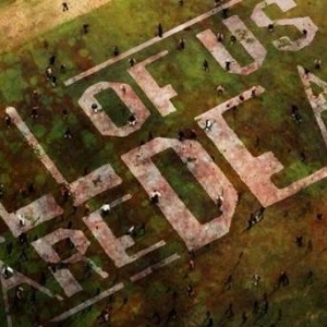 《僵尸校园》导演：希望观众重新反思自己的社会地位