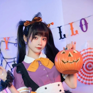 cos：万圣女仆@宵鱼鱼，不听话就把你装进我的南瓜灯！