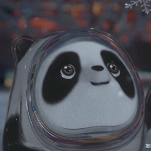 冰墩墩下班全网不舍，剑网三玩家却嘚瑟了：我们人手一个