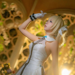 cos：原神芭芭拉@菌儿