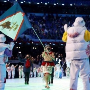 舌尖上的中国名不虚传！义墩墩含泪告别冰墩墩