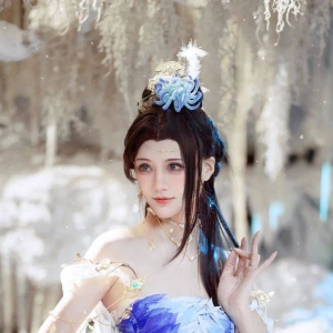 cos：逆水寒新时装锦羽凝光@莉莉