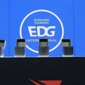 梅赛德斯奔驰定制设计！《LOL》S11冠军戒指公布