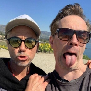 泪目 钢铁侠和贾维斯再相聚！《好兆头》第二季杀青